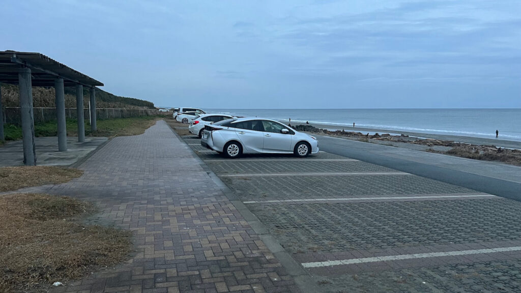 小松原海岸の駐車場の画像
