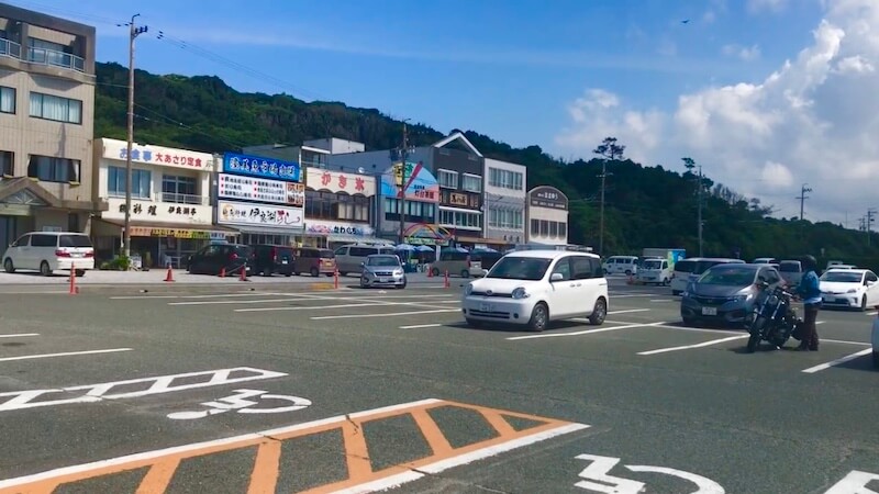 恋路ヶ浜の駐車場の画像