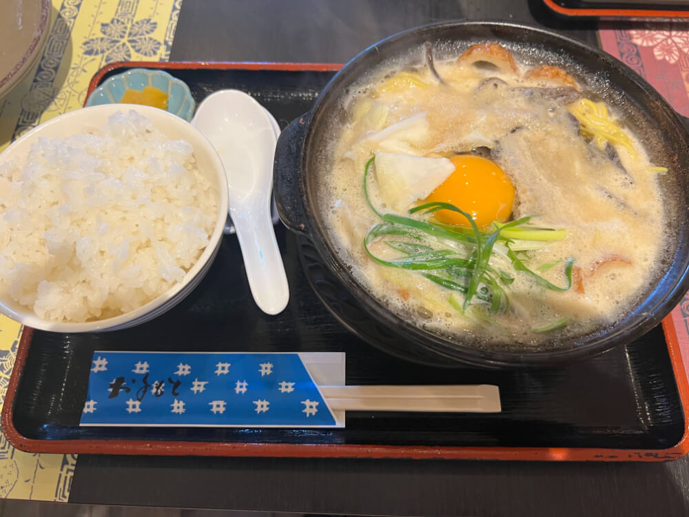 鍋焼きラーメン がろ〜のラーメン