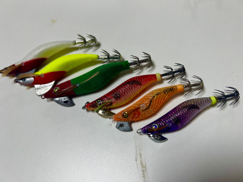 オモリグで釣れるエギカラー｜時間帯別おすすめカラー